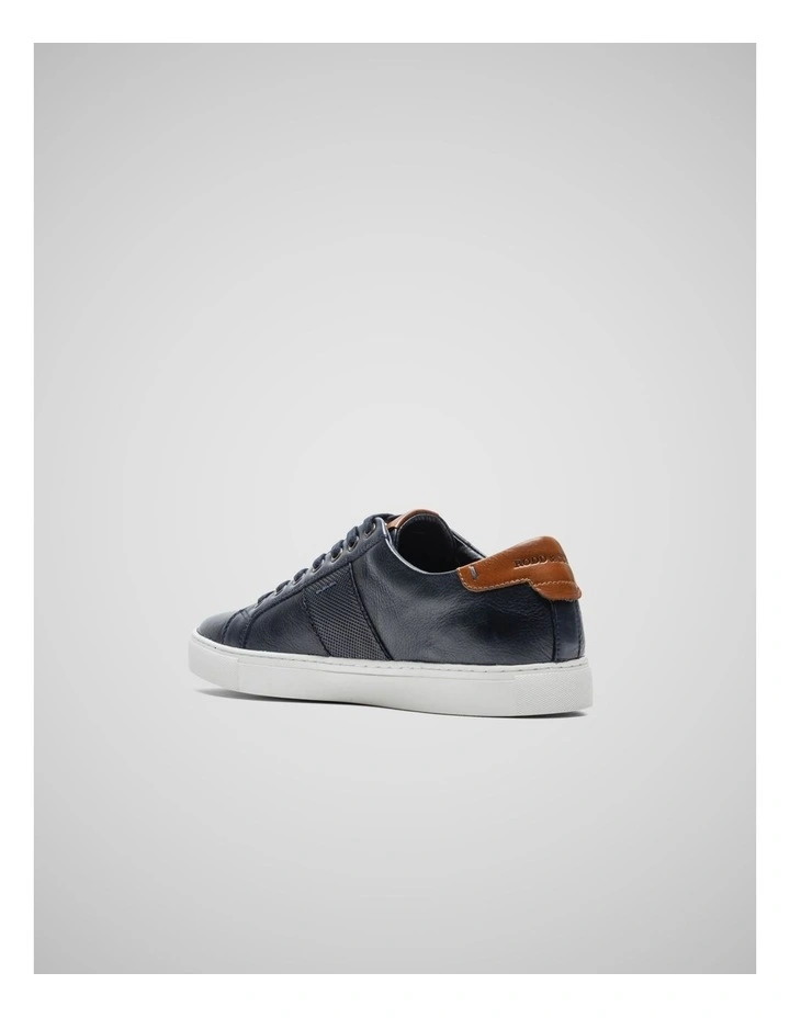 Endeavour Cruise Sneaker in Navy image 3