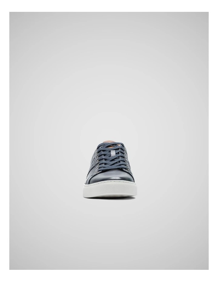 Endeavour Cruise Sneaker in Navy image 4