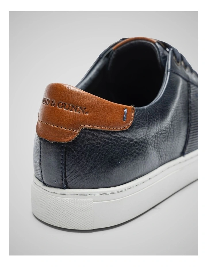 Endeavour Cruise Sneaker in Navy image 5