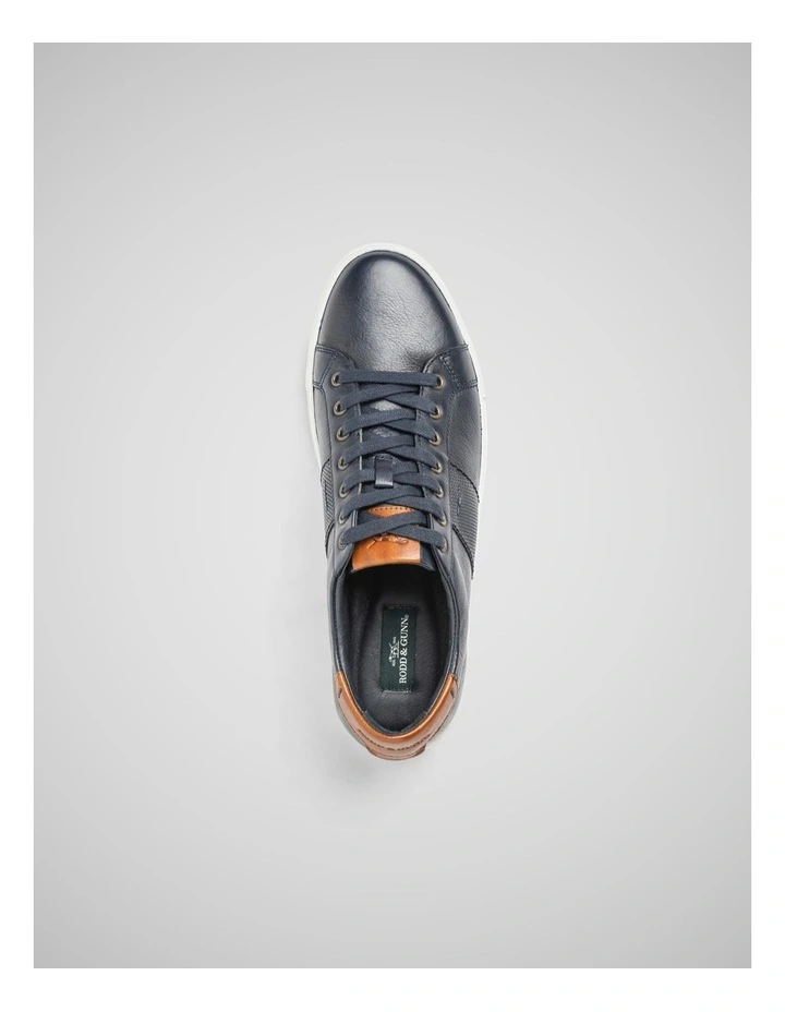 Endeavour Cruise Sneaker in Navy image 6