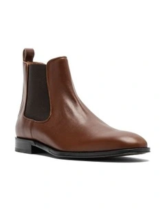 Saddleview Chelsea Boot in Brown