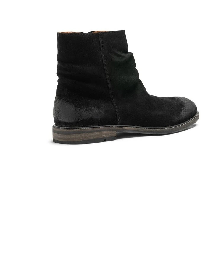 Port Wells Zip Boot in Black image 3