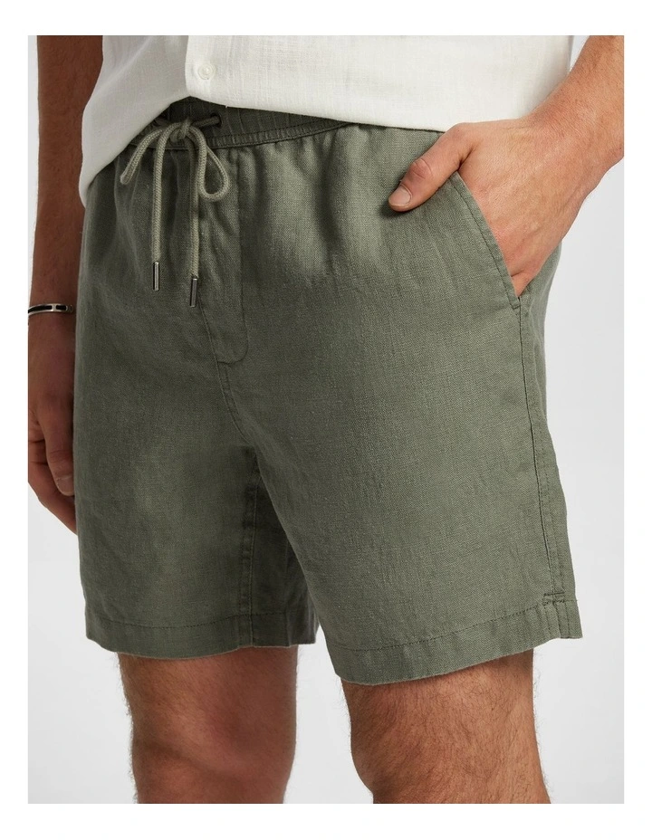 Manta Linen Short in Khaki image 3