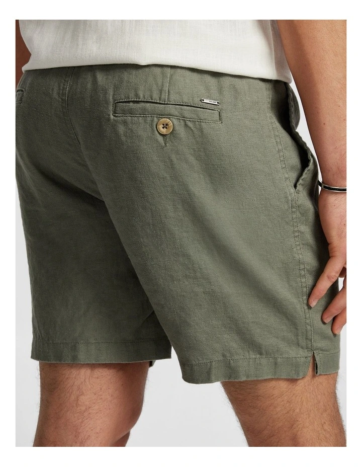 Manta Linen Short in Khaki image 4
