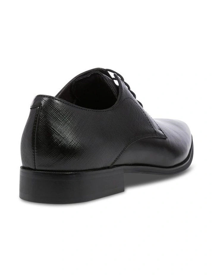 Richie Textured Shoe in Black image 2