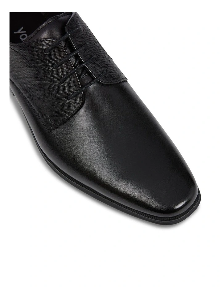Richie Textured Shoe in Black image 4