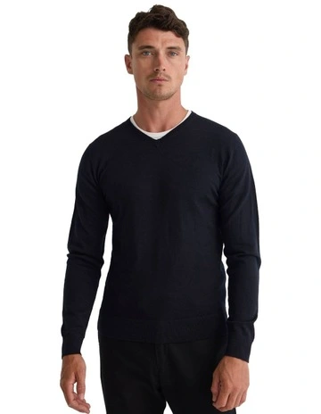 Basic V-Neck Pure Wool Pullover in Black