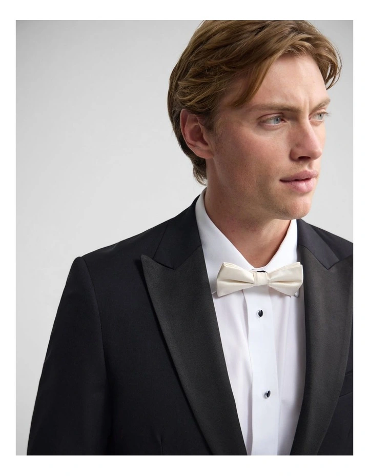 New Peak Lapel Dinner Suit Jacket in Black image 3