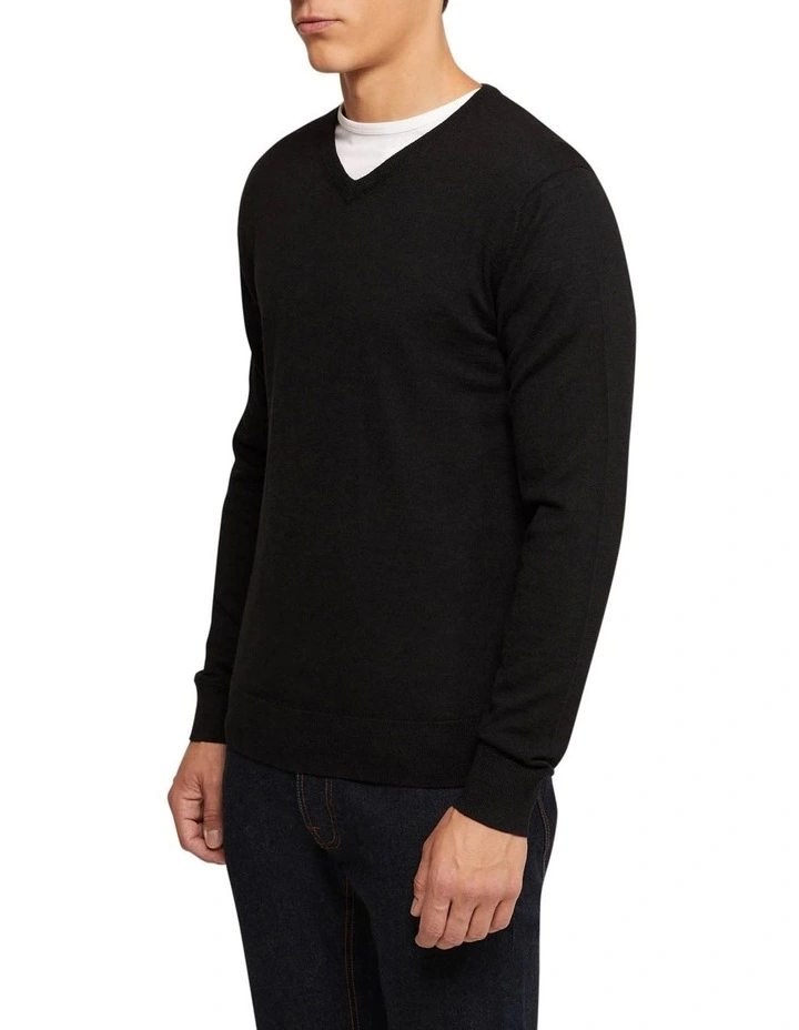 V-Neck Pure Merino Wool Pullover in Black image 2