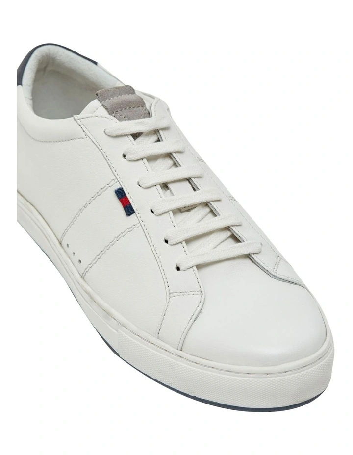 Matteo Leather Sneaker in White image 4