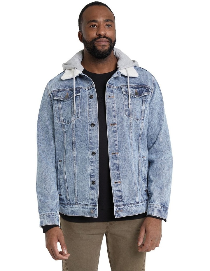 black jean jacket me