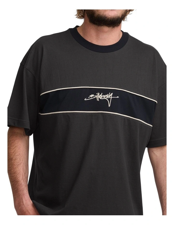 Warped Short Sleeve T-shirt in Black image 4