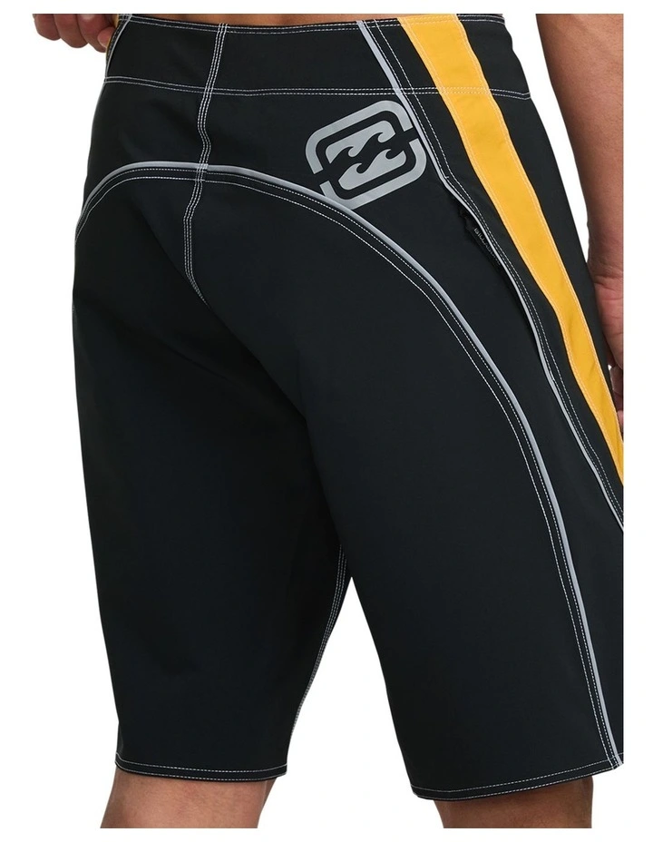 Fluid 2K Pro Boardshorts in Black image 5