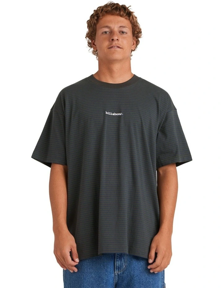 Absense T-shirt in Green image 1