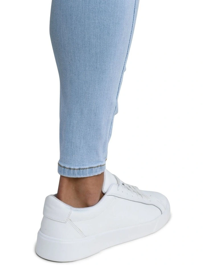 Oxford Jean in Light Blue image 6