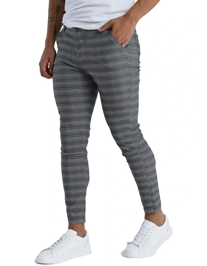 Essex Classic Checkered Pant in Grey image 4