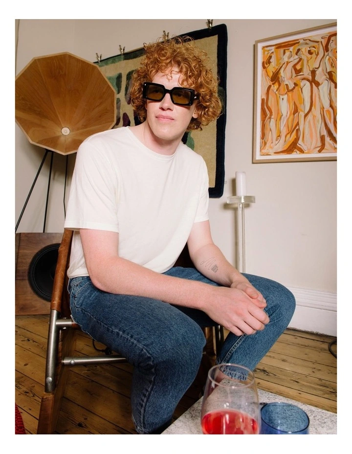 Classic T-shirt in Snow image 5