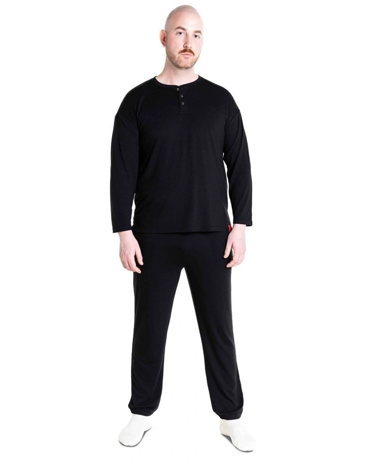 Long Sleeve T-shirt in Black image 1