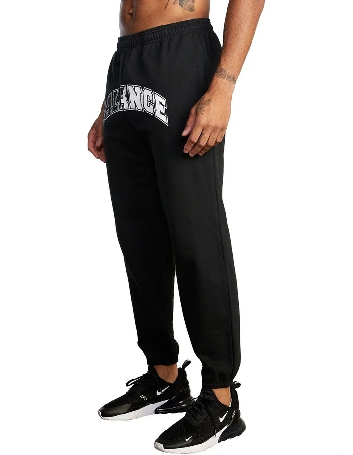 Big Split Sweatpant in Black image 3