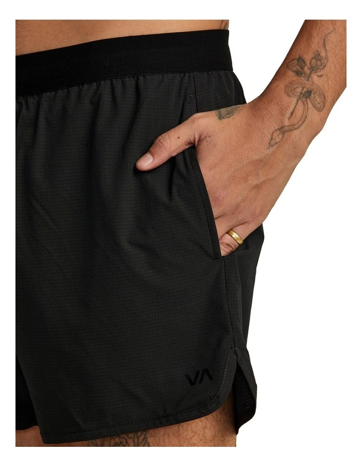 Runner 14 Inch Walkshorts in Black image 4
