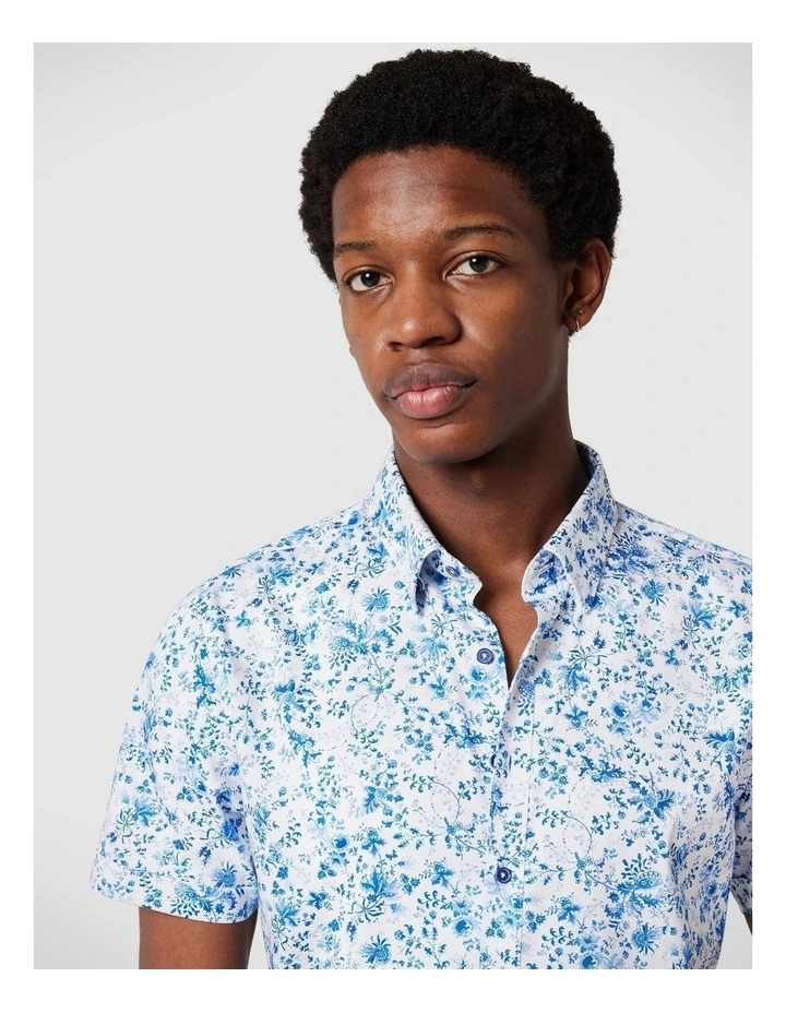 Regular Short Sleeve Floral Shirt in White/Blue image 3
