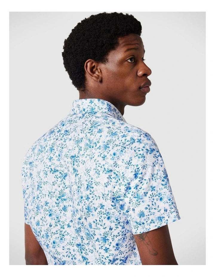 Regular Short Sleeve Floral Shirt in White/Blue image 6