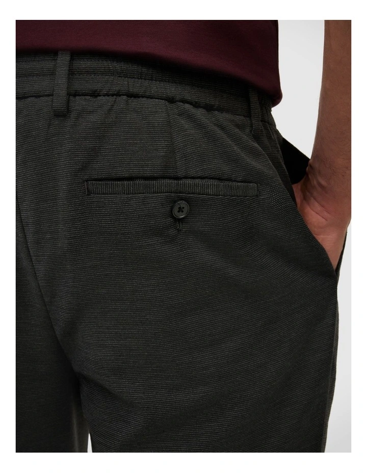 The Everyday Pant in Charcoal image 6