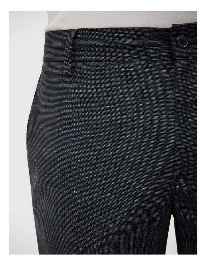 The Everyday Pant in Navy image 5