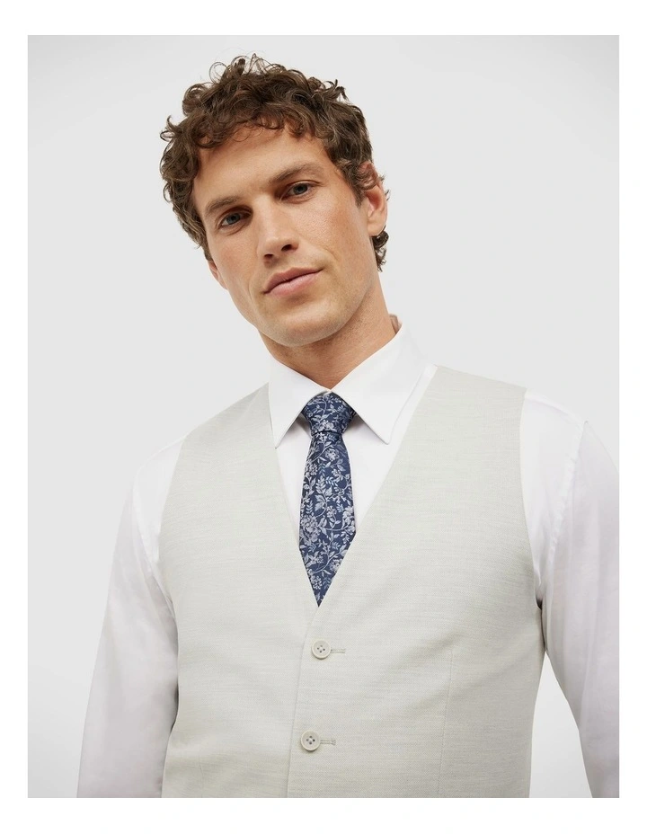Textured Tailored Vest in Light Grey image 3