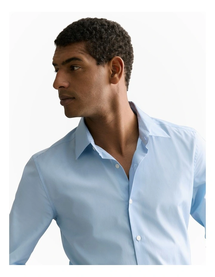 Tailored Fit Poplin Smart Shirt in Pale Blue image 3
