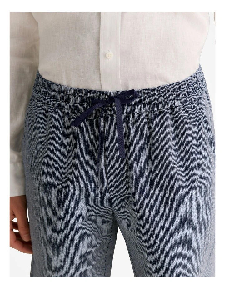 Yarn Dyed Linen Cotton Pull On Short in Navy image 3