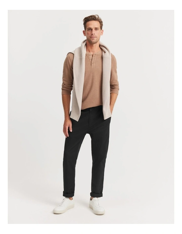 Lightweight Jogger in Black image 3