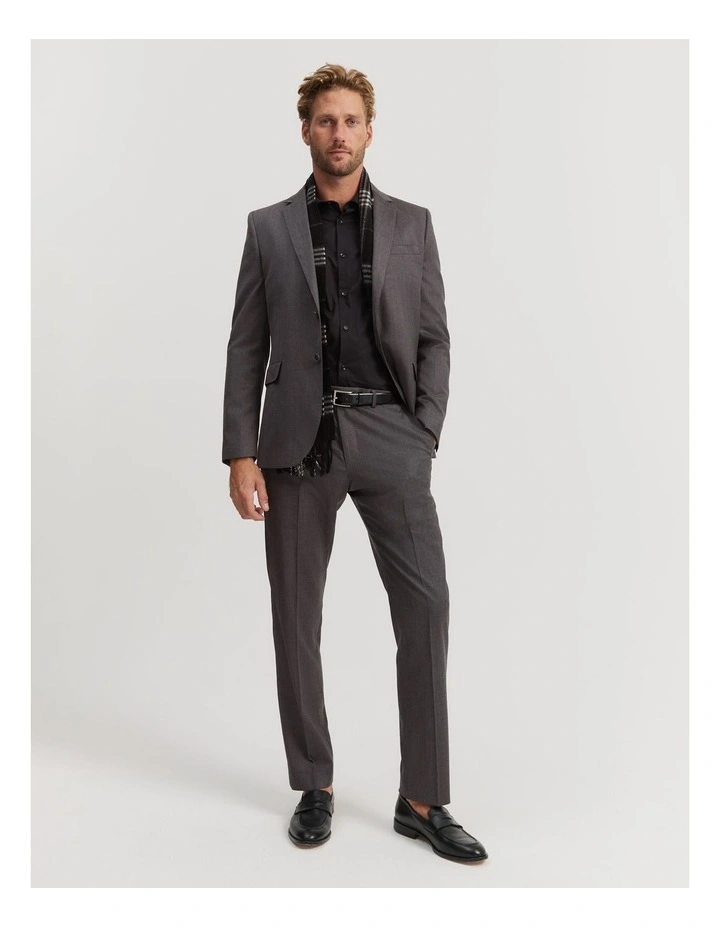 Tailored Fit Poplin Stretch Shirt in Black image 2
