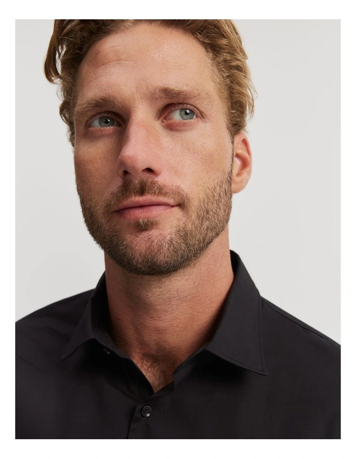 Tailored Fit Poplin Stretch Shirt in Black image 3