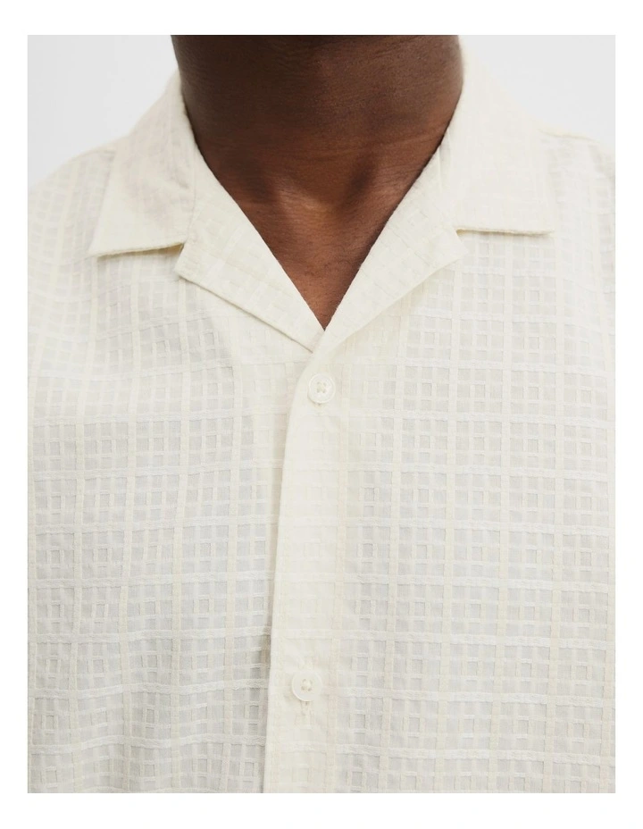Short Sleeve Jacquard Woven Shirt in Chalk image 3