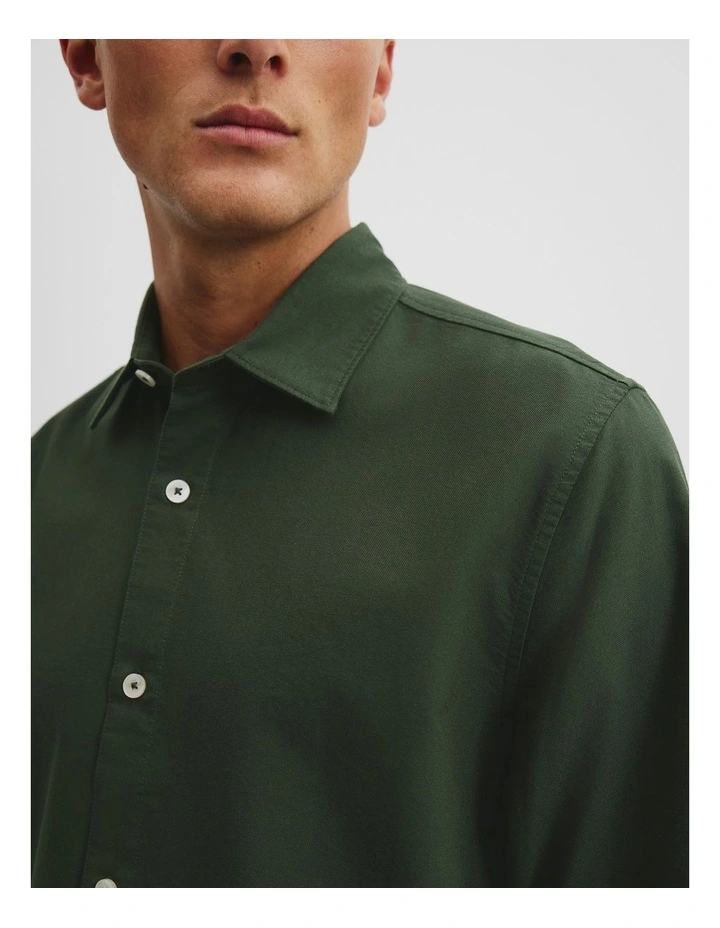 Relaxed Fit Cotton Short Sleeve Oxford Shirt in Eden Green image 2