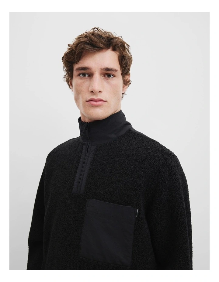 Fleece 1/2 Zip in Black image 2
