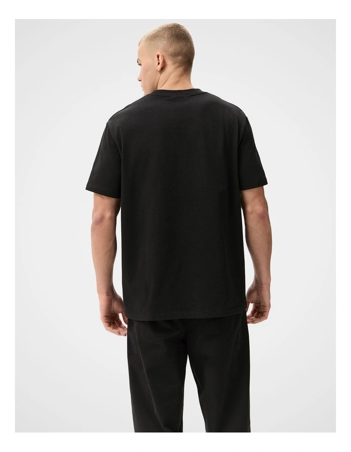 Relaxed T-Shirt in Black image 2
