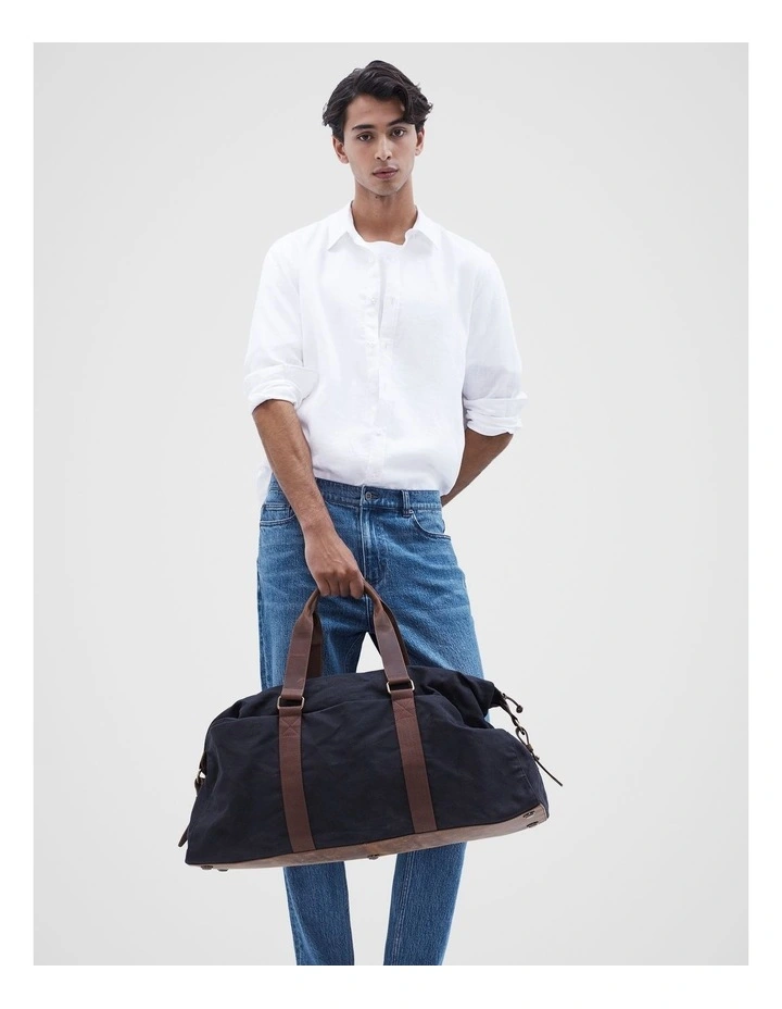 Blake Weekender Bag in Navy image 6