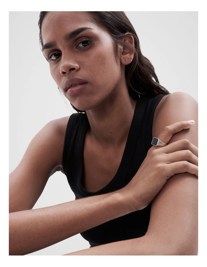 Signet Ring in Black image 2