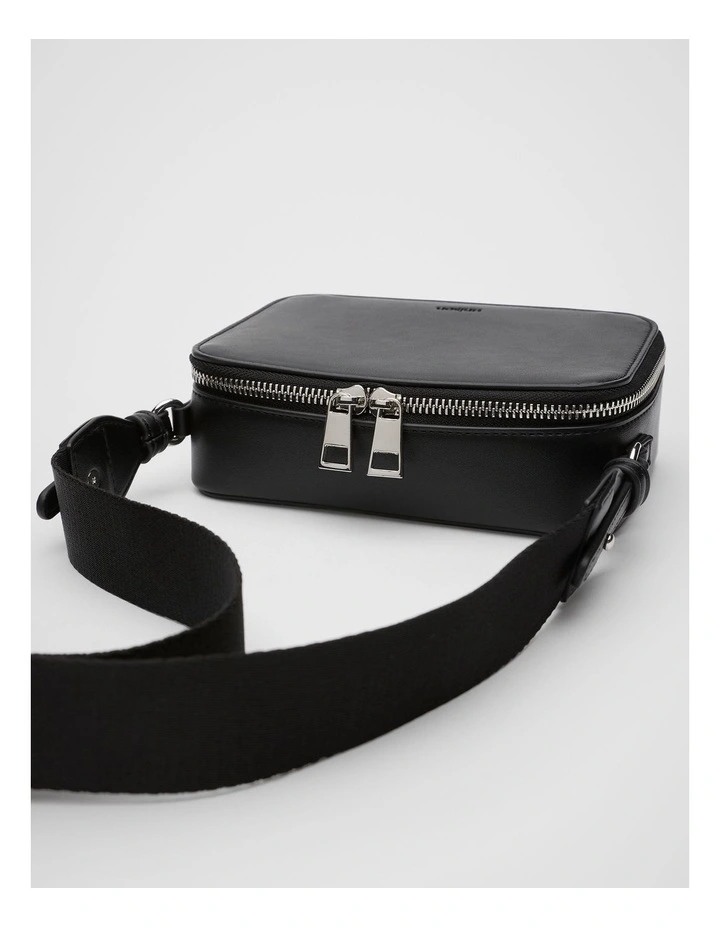 Xander Cross Body in Black image 1
