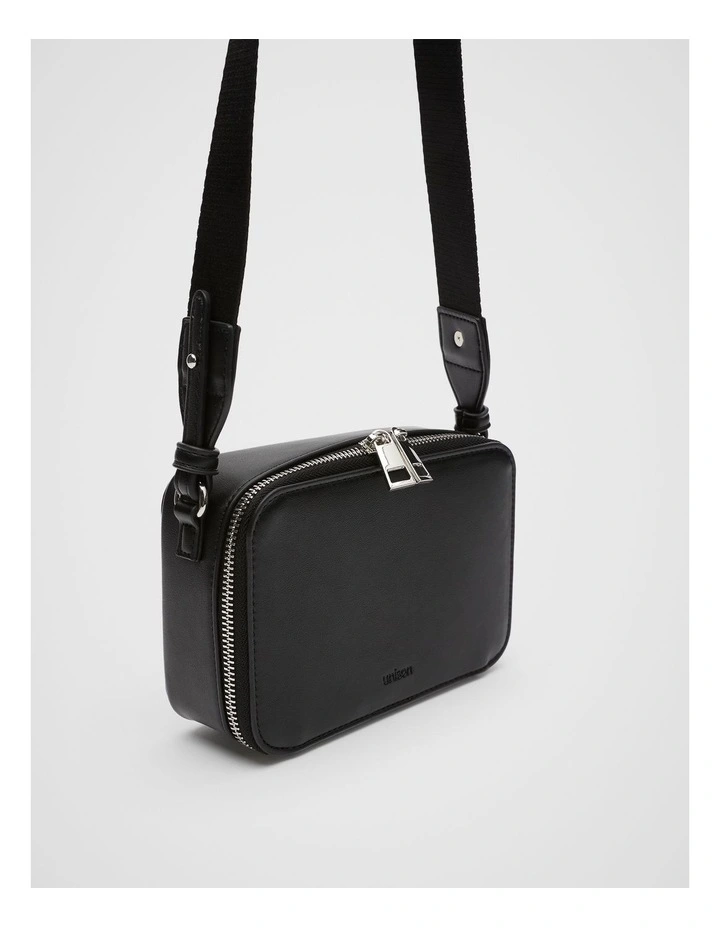 Xander Cross Body in Black image 3