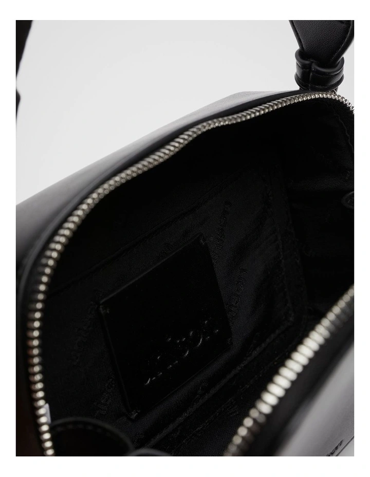 Xander Cross Body in Black image 4