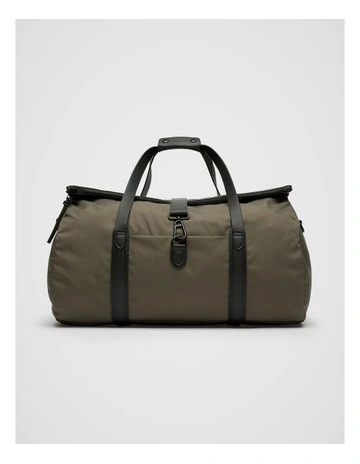Finn Holdall in Khaki