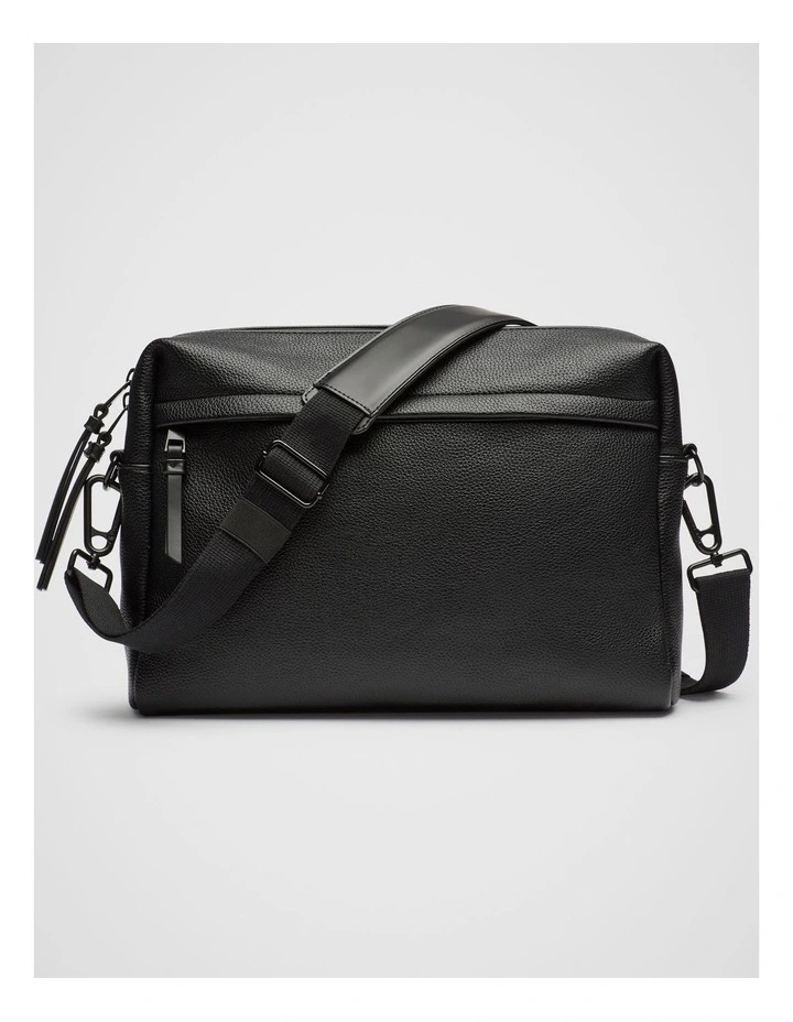 Zac Messenger in Black image 1