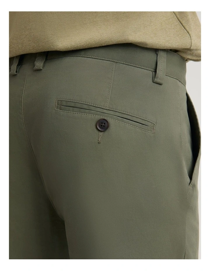 Jones Chino in Olive image 5