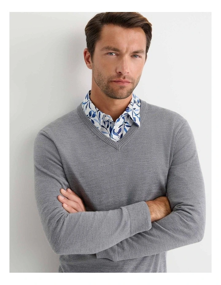 Merino V-Neck Knit in Grey image 5