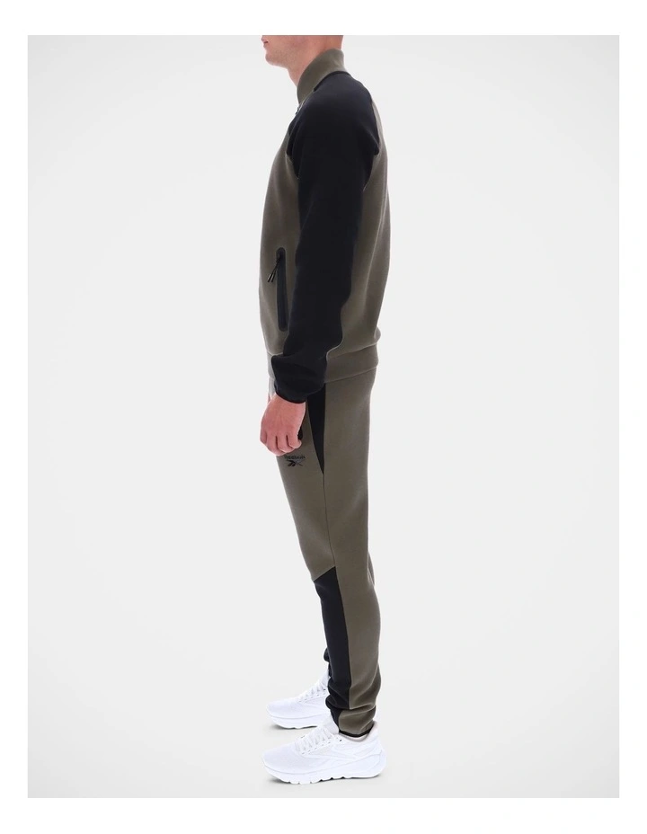 Panel Jogger in Army Green/Black image 3