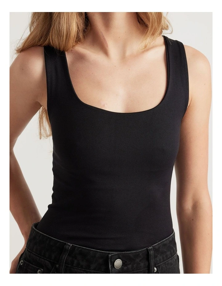Seamless Scoop Tank in Black image 3