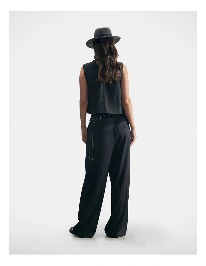 Shannon Linen Top in Black image 2